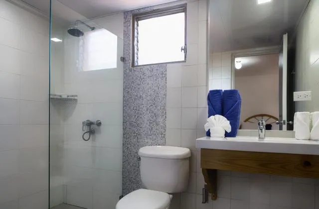 Hotel Whala Boca Chica habitacion bano con ducha